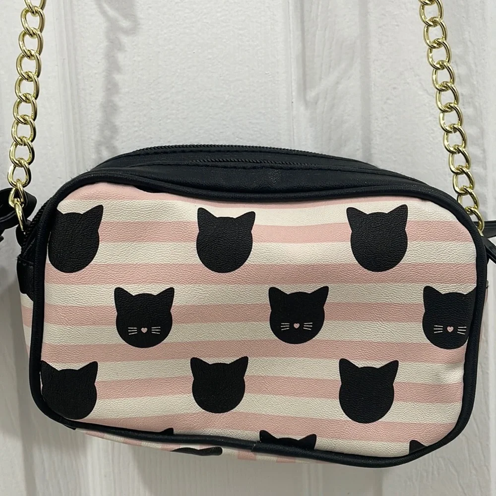 Kitty cat Betsy Johnson pink and black purse - Picture 9 of 9
